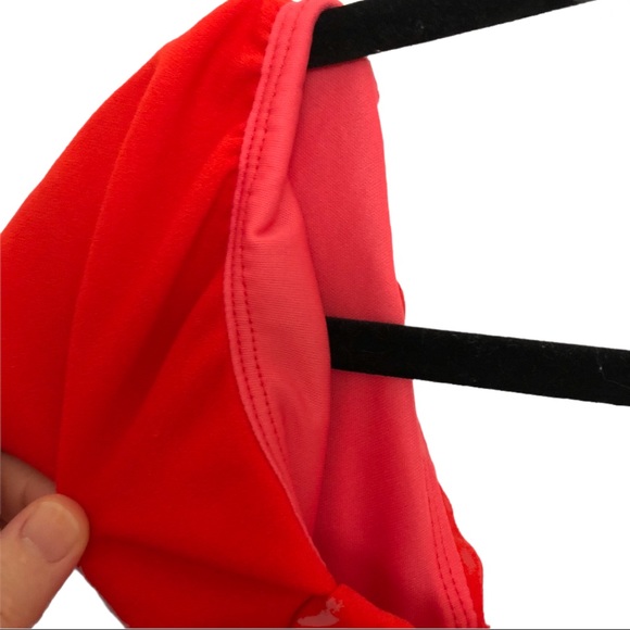 $2/30 IRIS Los Angeles | Red Empire Waist Dress, Coral Lined Puff Sleeves & Top - Picture 3 of 16